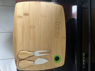 Magnetic Cutting/Charcuterie Board