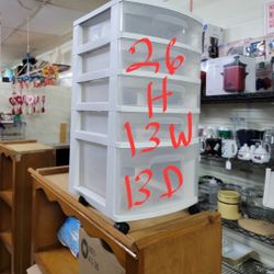 Plastic Storage Box With Wheels Good Cond 