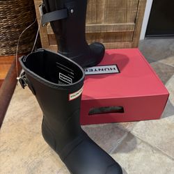 Hunter Short Booth - Size 7