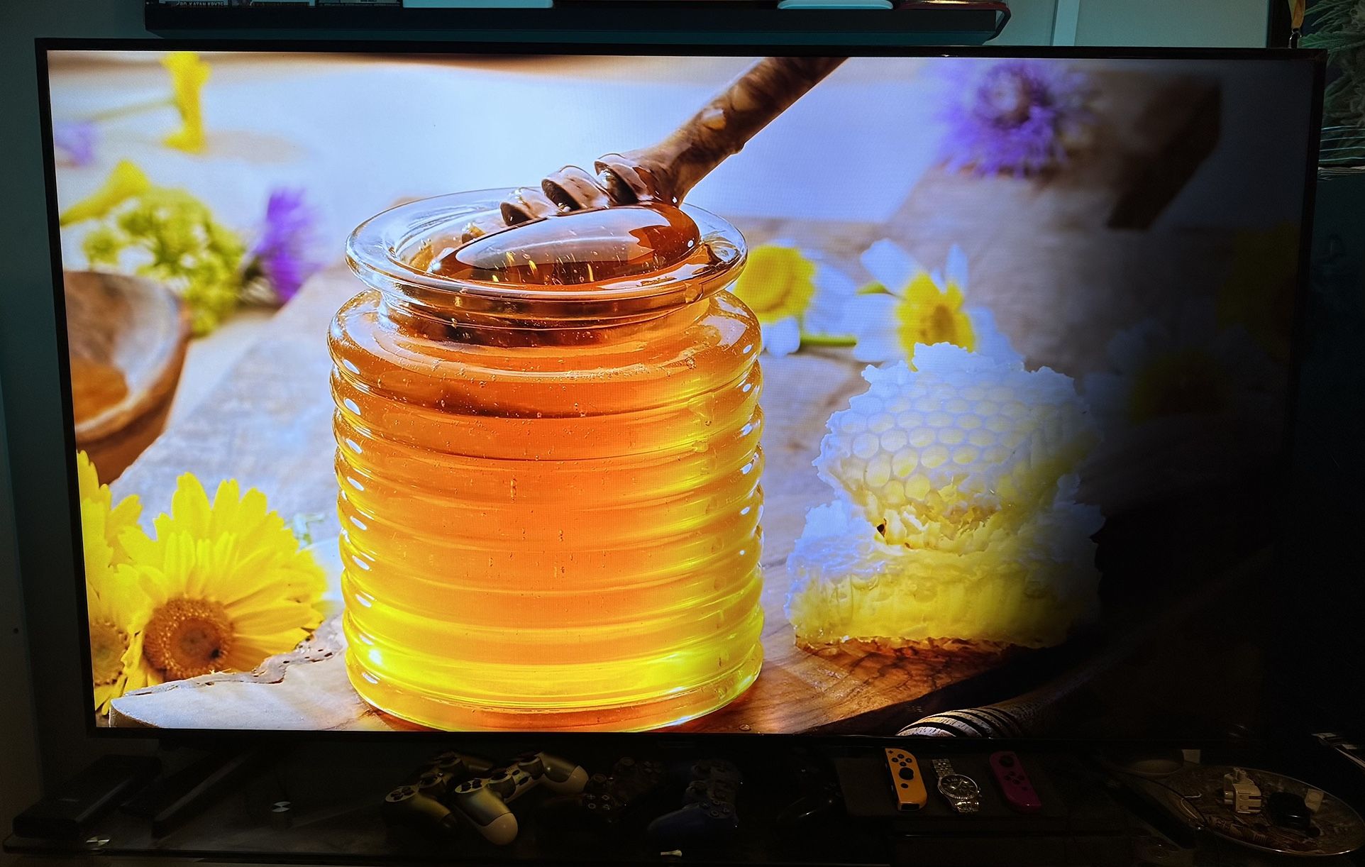 Samsung - 65" Class - LED - NU6070 Series - 2160p - Smart - 4K UHD TV with HDR