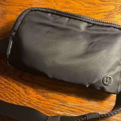 Lululemon Everywhere Belt Bag 1L