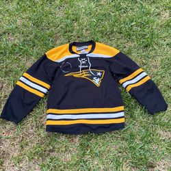 Vintage Patriots Black And Yellow Jersey
