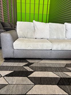Ashley furniture sectional couch sofa (DELIVERY AVAILABLE)