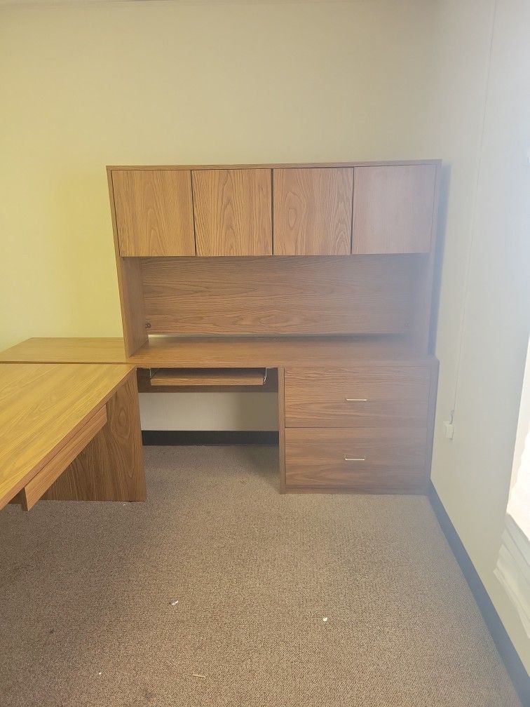 Desk for Sale in Indianapolis, IN OfferUp