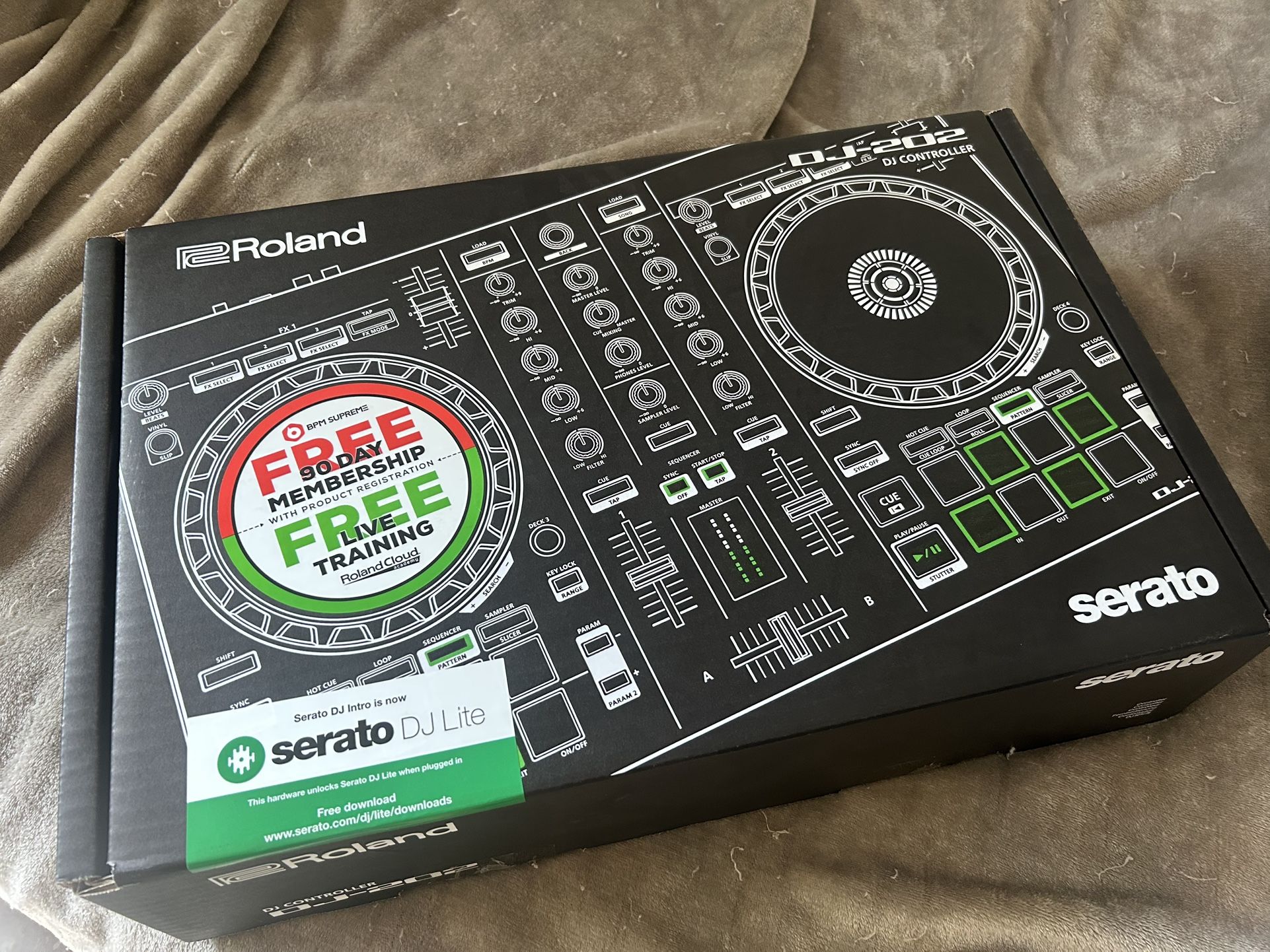 Roland DJ202 Professional DJ Controller