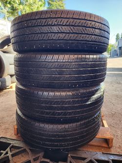 255 70R 18 BRIDGESTONE DUELER H/T TIRES 2557018 USED TIRES (SET) MOUNT BALANCE INCLUDED