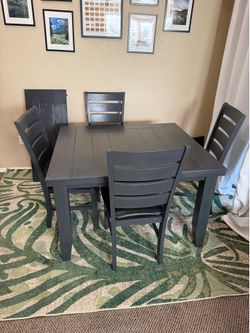 Dinning Table with 4 chairs and leaf extender