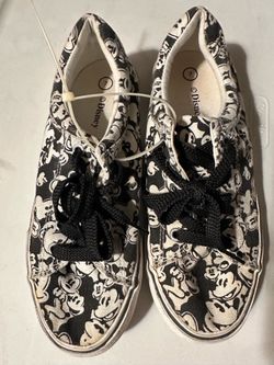Disney - Mickey Mouse Black and White Sneaker