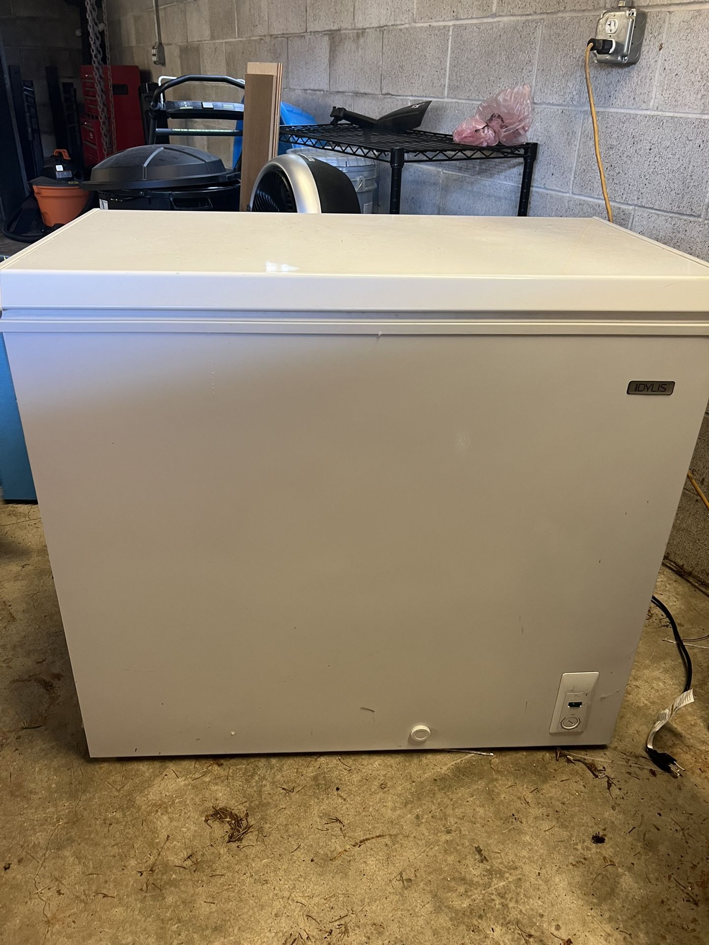 IDYLIS Freezer - FREE
