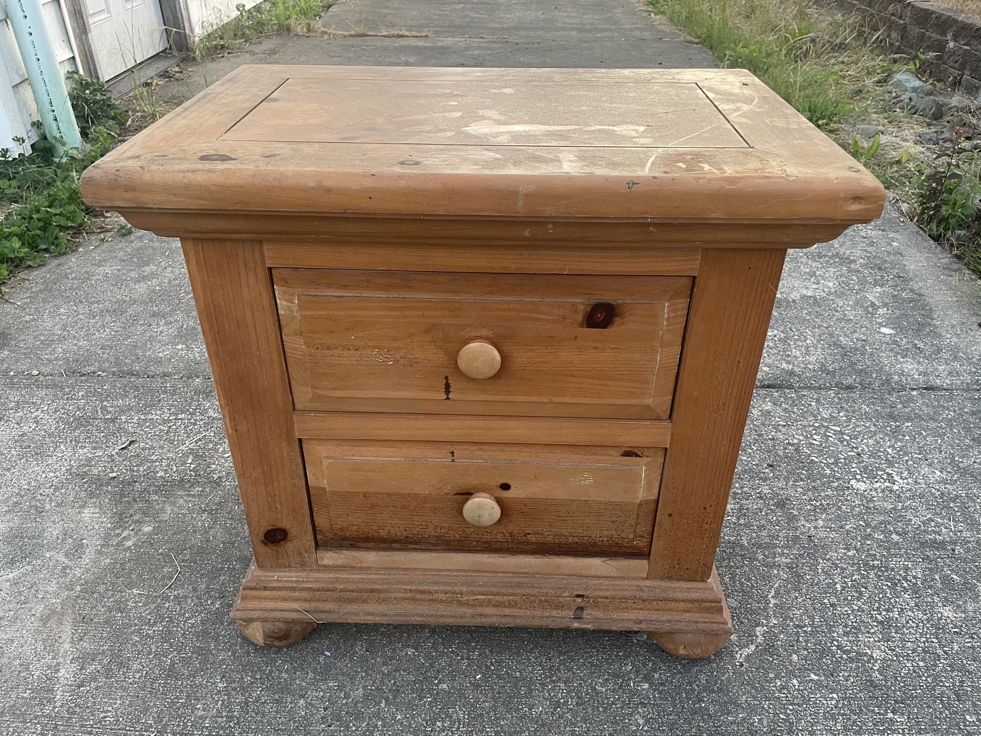 Broyhill fontana nightstand discount
