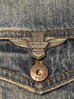 HARLEY DAVIDSON HOME RUN MILWAUKEE WISCONSIN 2001 HOG EVENT VEST HAT PIN VINTAGE