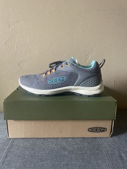 Women’s Hiking Shoes