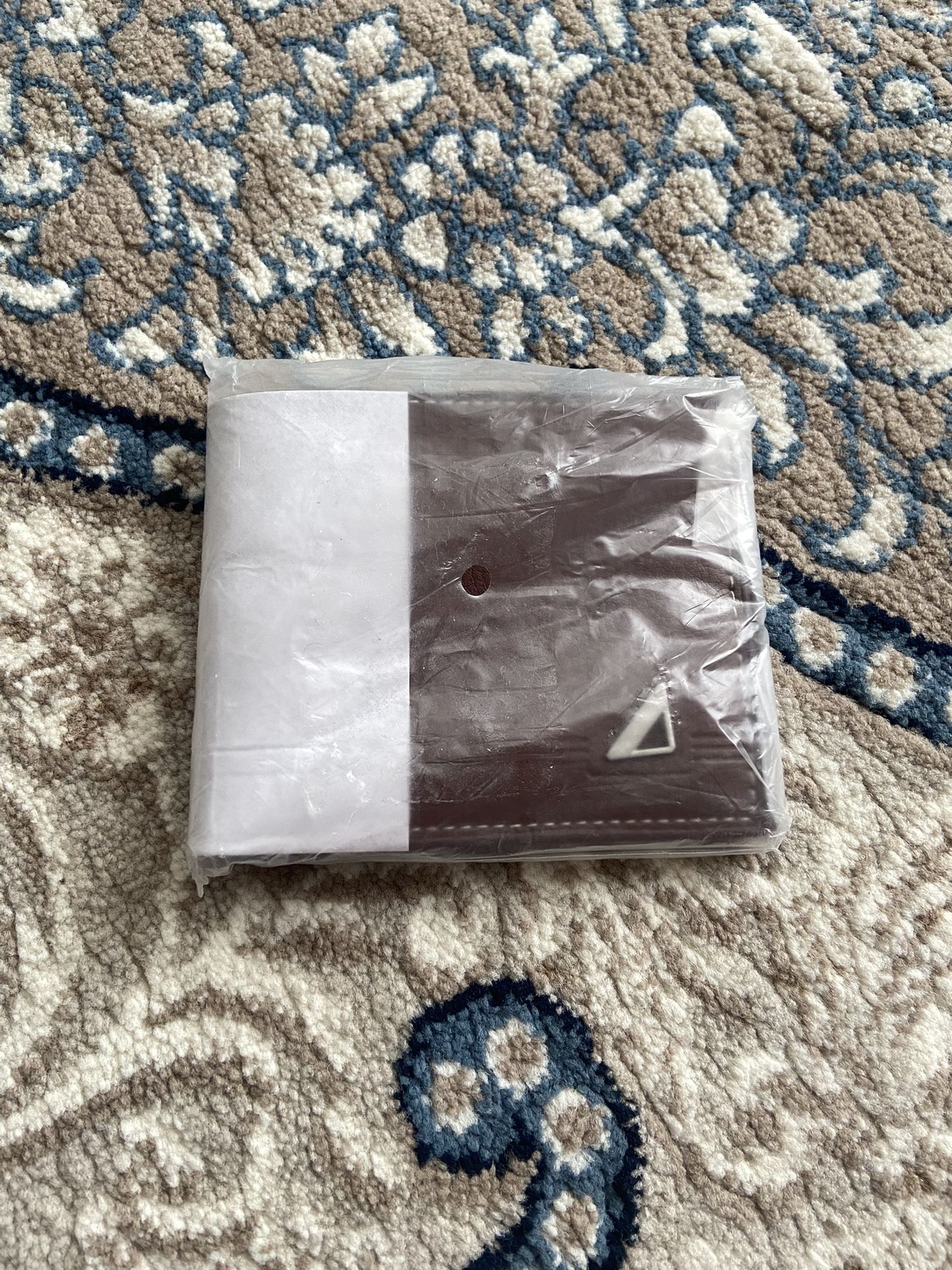 Brand New Brown Leather Wallet – Stylish & Compact