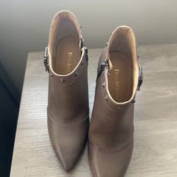 Enzo booties size 8 new