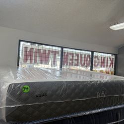 KING SIZE PUFFY LUX MATTRESS & BOX SPRINGS BED SET
