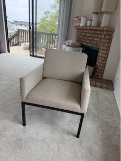 Accent chair