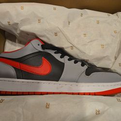 Jordan Low 1 Blk Red Cement. 