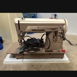 Singer Sewing Machine 404