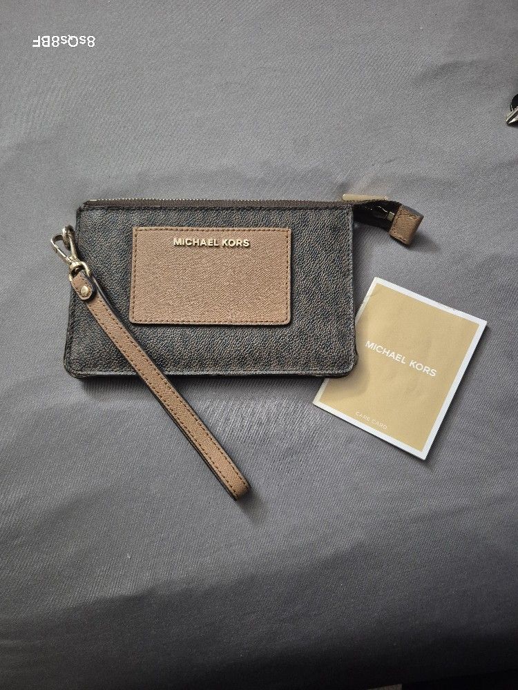 Michael Kors wristlet