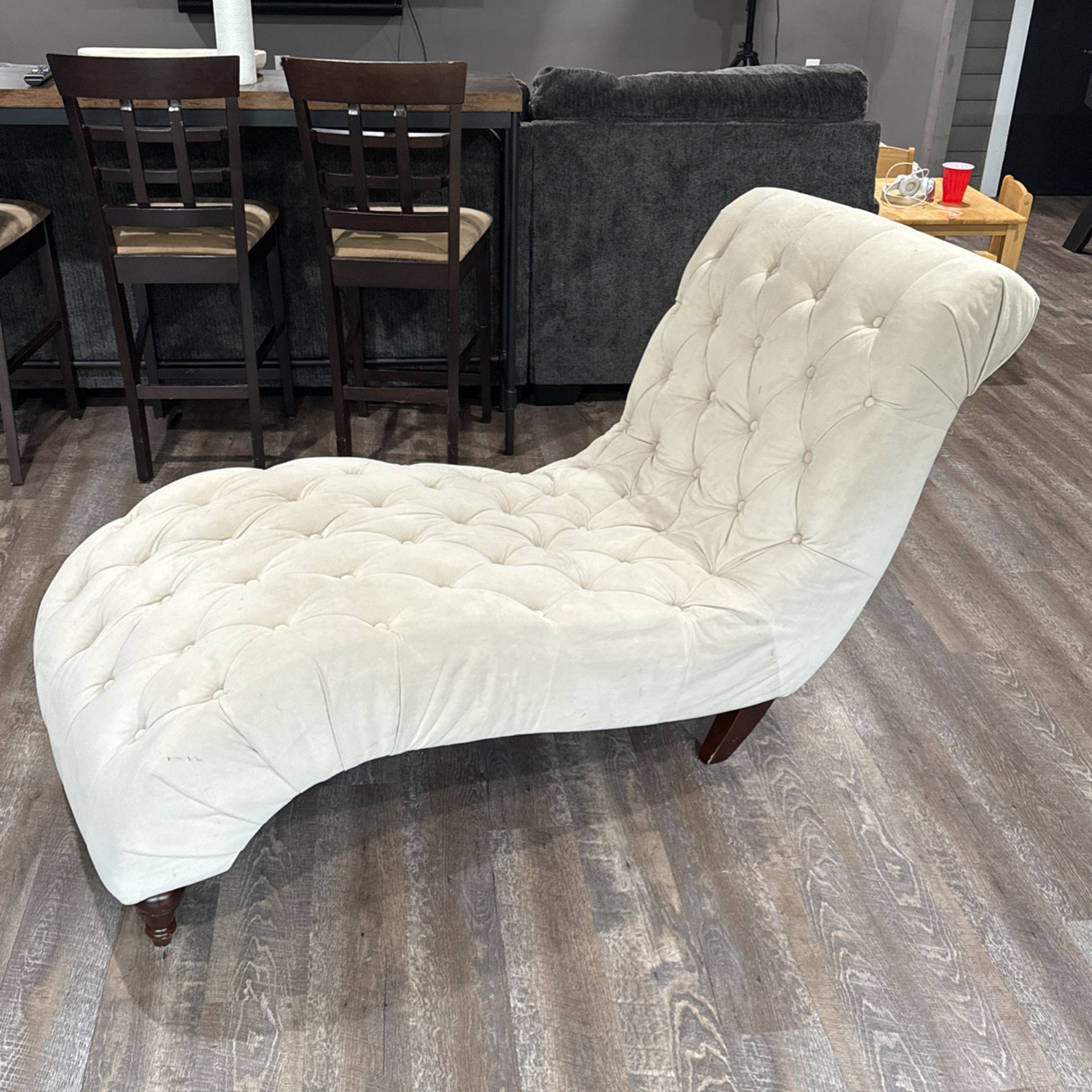 chaise lounge sofa 