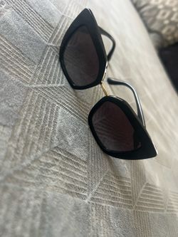 Woman glases Dolce Cabana