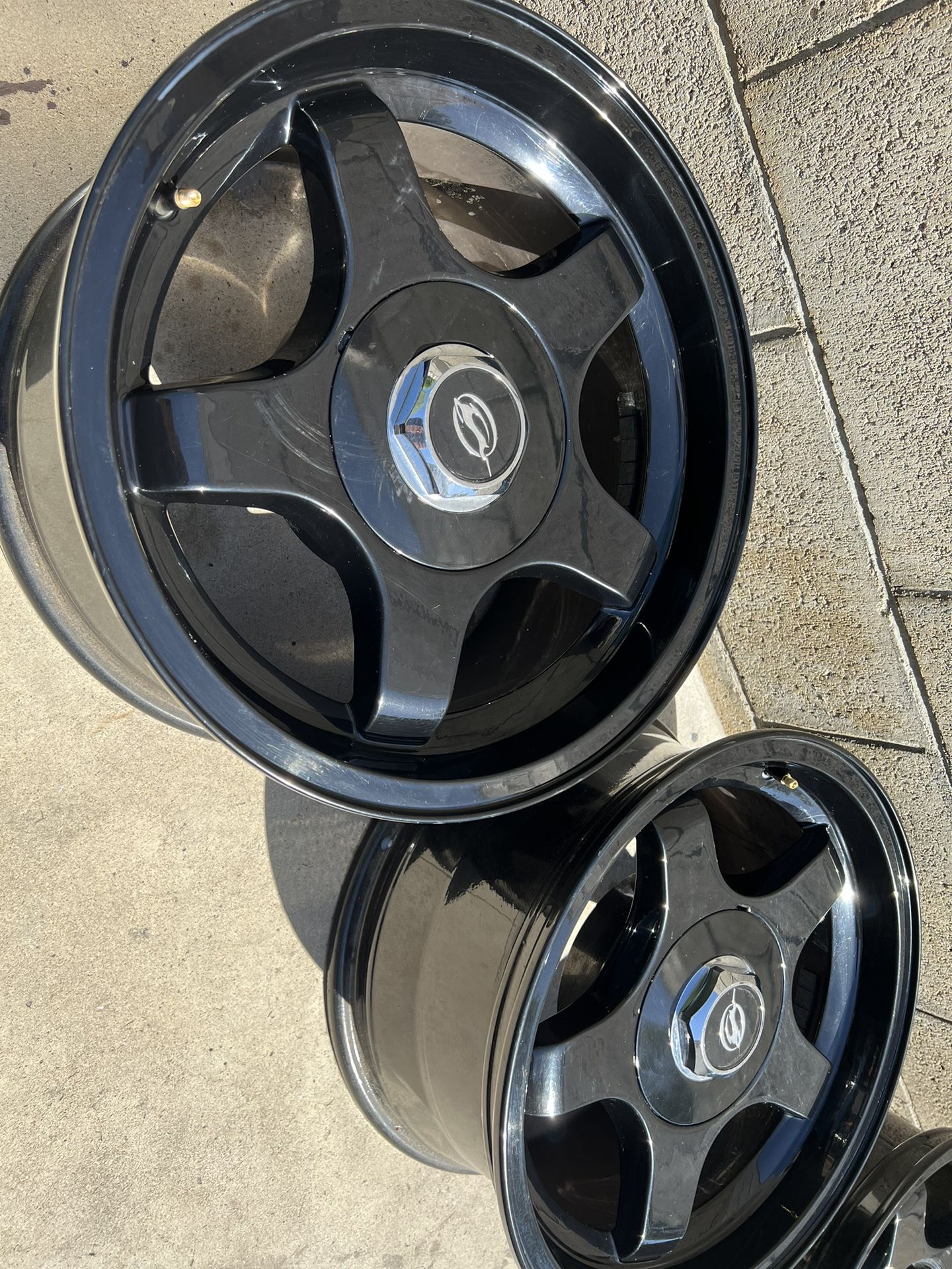 17” 94-96 Impala SS Rims Gloss black