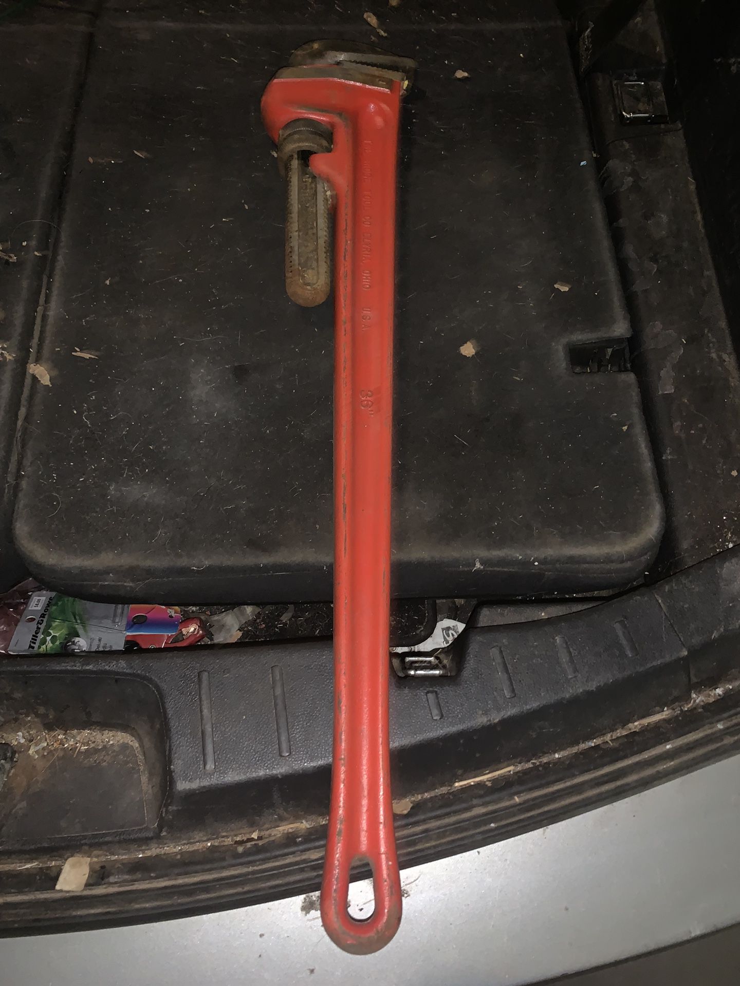 3 FT Rigid Pipe Wrench