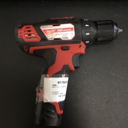 MILWAUKEE DRILL W/ ONE 2.0AH BATTERY