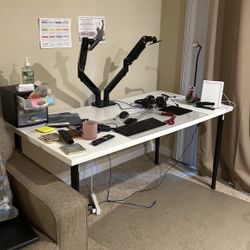 Beautiful White Desk Excellent Condition 