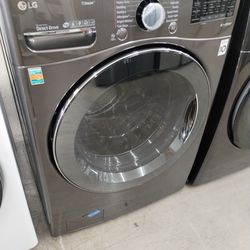 *New* LG 4.5 Cu. Ft. Smart Front Load Washer - Blk Stainless Steel