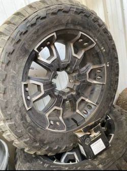Like New Wheels and Tires 33x12.50x20 2008 F-250