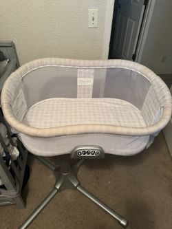 Halo Bassinet Swivel Sleeper