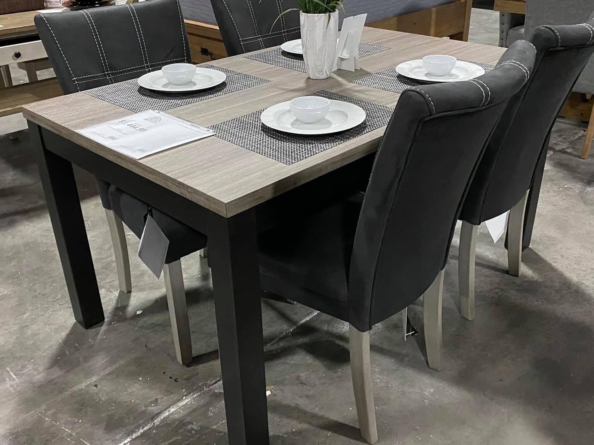 Garvine Gray/Black Piece Dining Room Set /Dining table and Chairs
