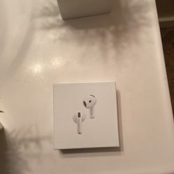 Apple AirPods 4th Generation 
