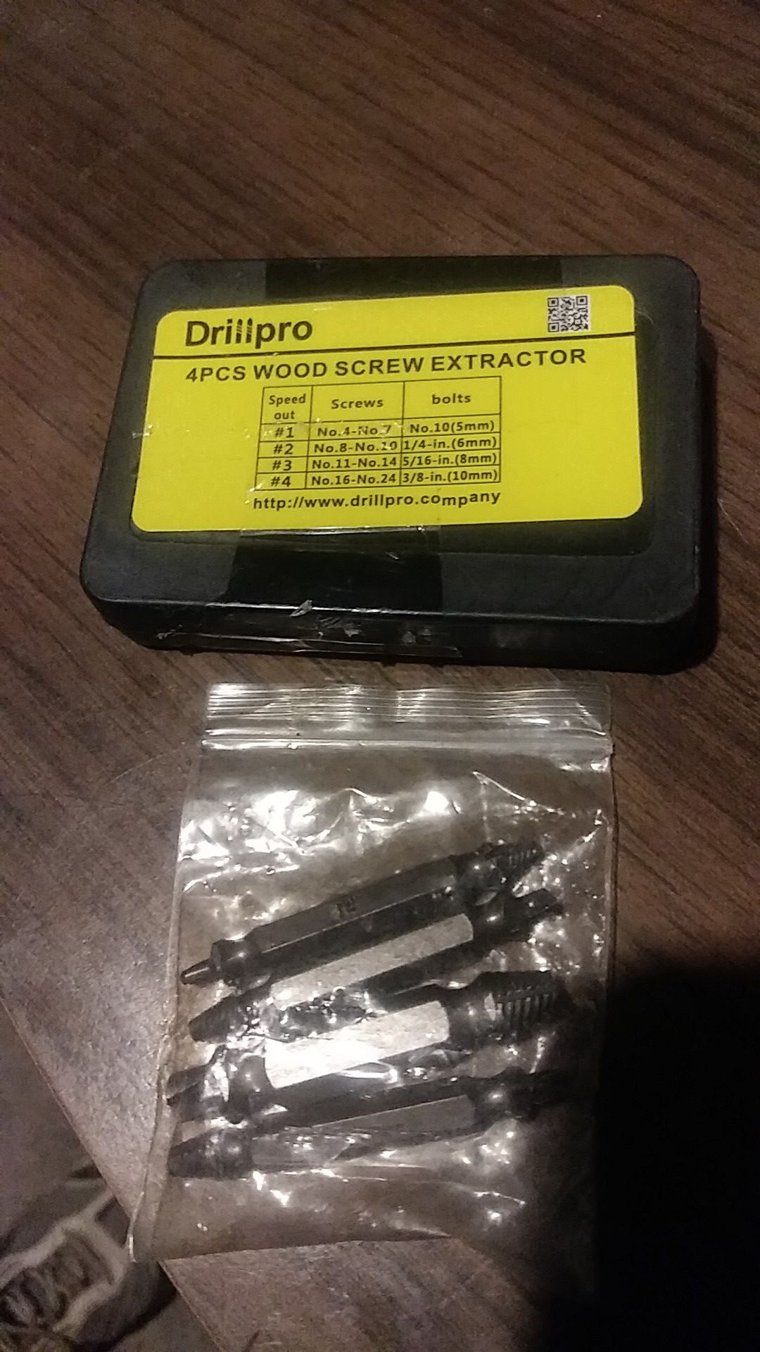 Wood screw extractor set