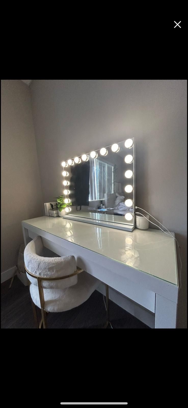 White Vanity Table With Hollywood Mirror And Chair