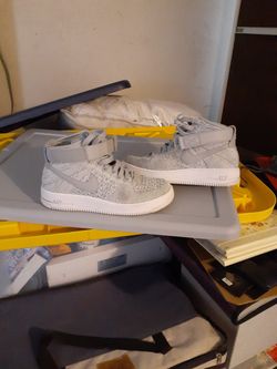 Nike Air Grey Size 5y 