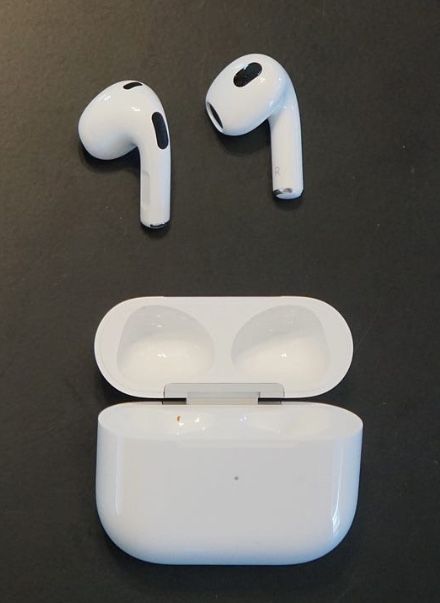 AirPods Gen 3