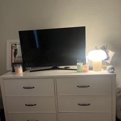 Beautiful White Dresser 6-Drawer