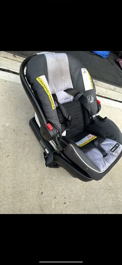 Graco SnugRide car seat