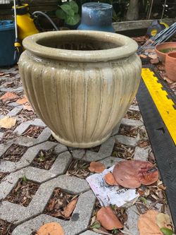 Ceramic glazed plant pot