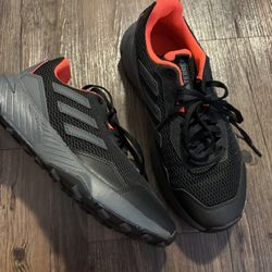 Adidas Women’s Size 6 