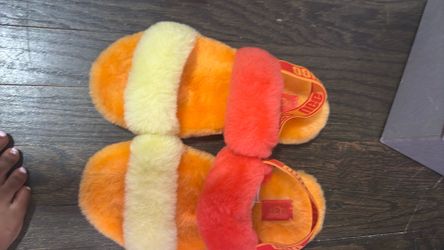 ugg slides