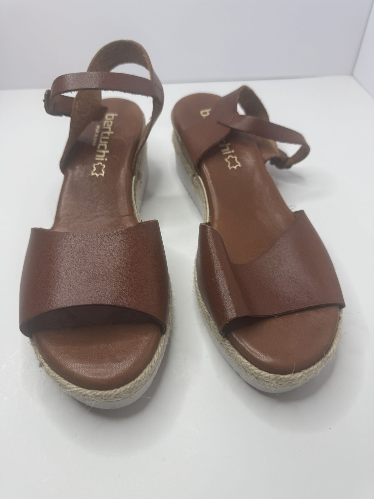 Bertuchi Brown Leather Sandals Size EU39/US8.5-9