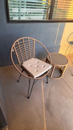 Outdoor chair and table set