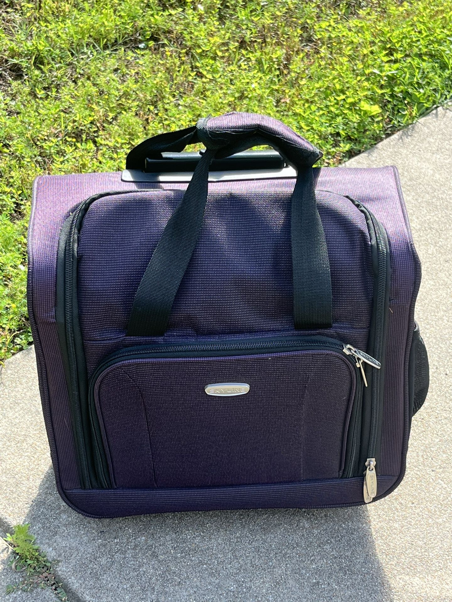 Skyline “Plum” Luggage / Suitcase