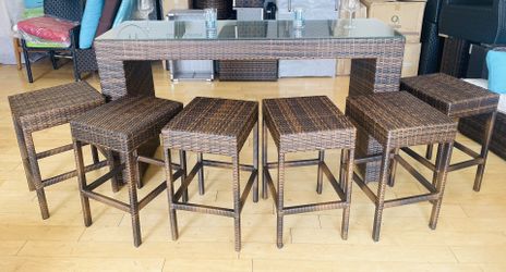 OUTDOOR PATIO FURNITURE BAR TABLE AND 6 CHAIRS 