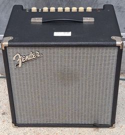 FENDER RUMBLE 40 BASS AMP