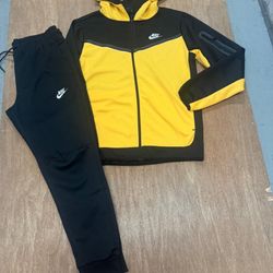 Jogging Suit Size Medium And 3XL