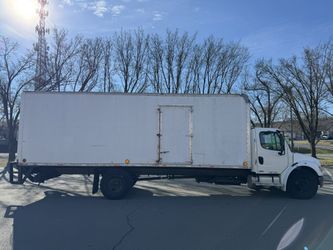 2005 Freightliner Business Class M2 106